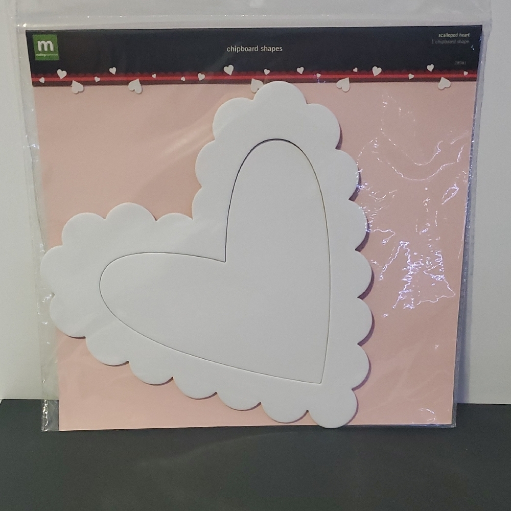 Making Memories Chipboard Shapes Scalloped Heart. Brand New Sealed.